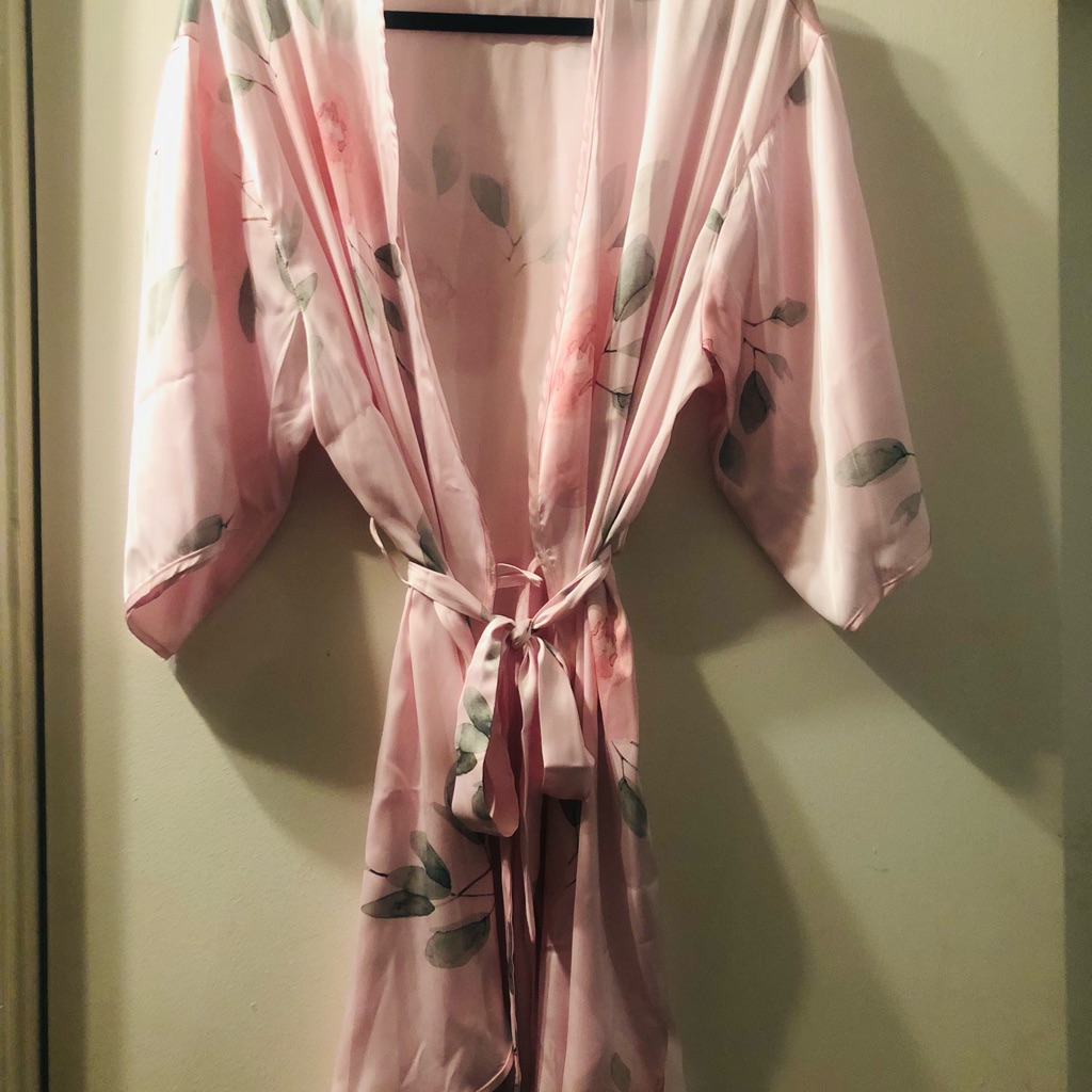 Sincerely Soft Designs Robe  Size Xl  Satin Feel  Like New